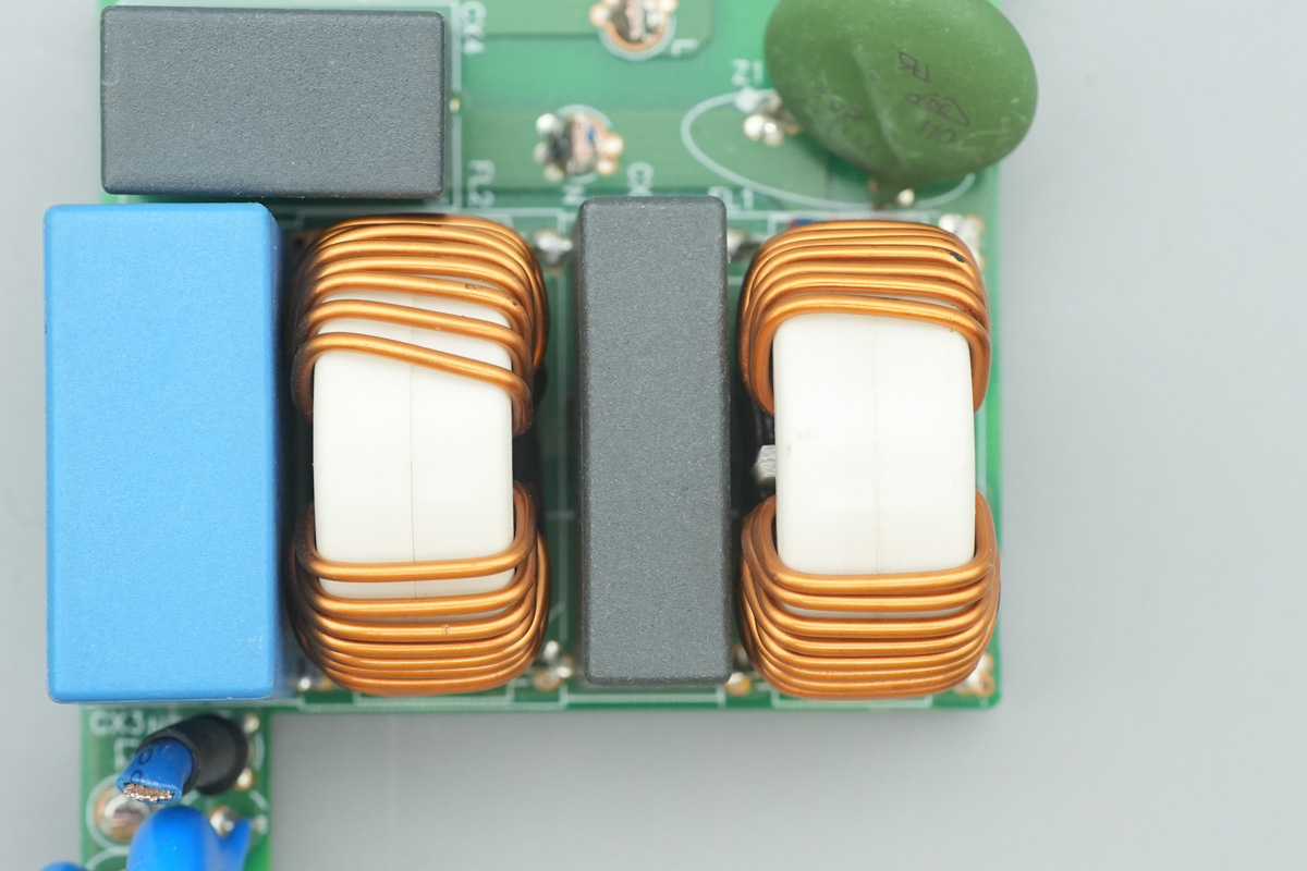 Teardown of the Delta 3000W SiC Server PSU (DPS-3000AB-22A)-Chargerlab