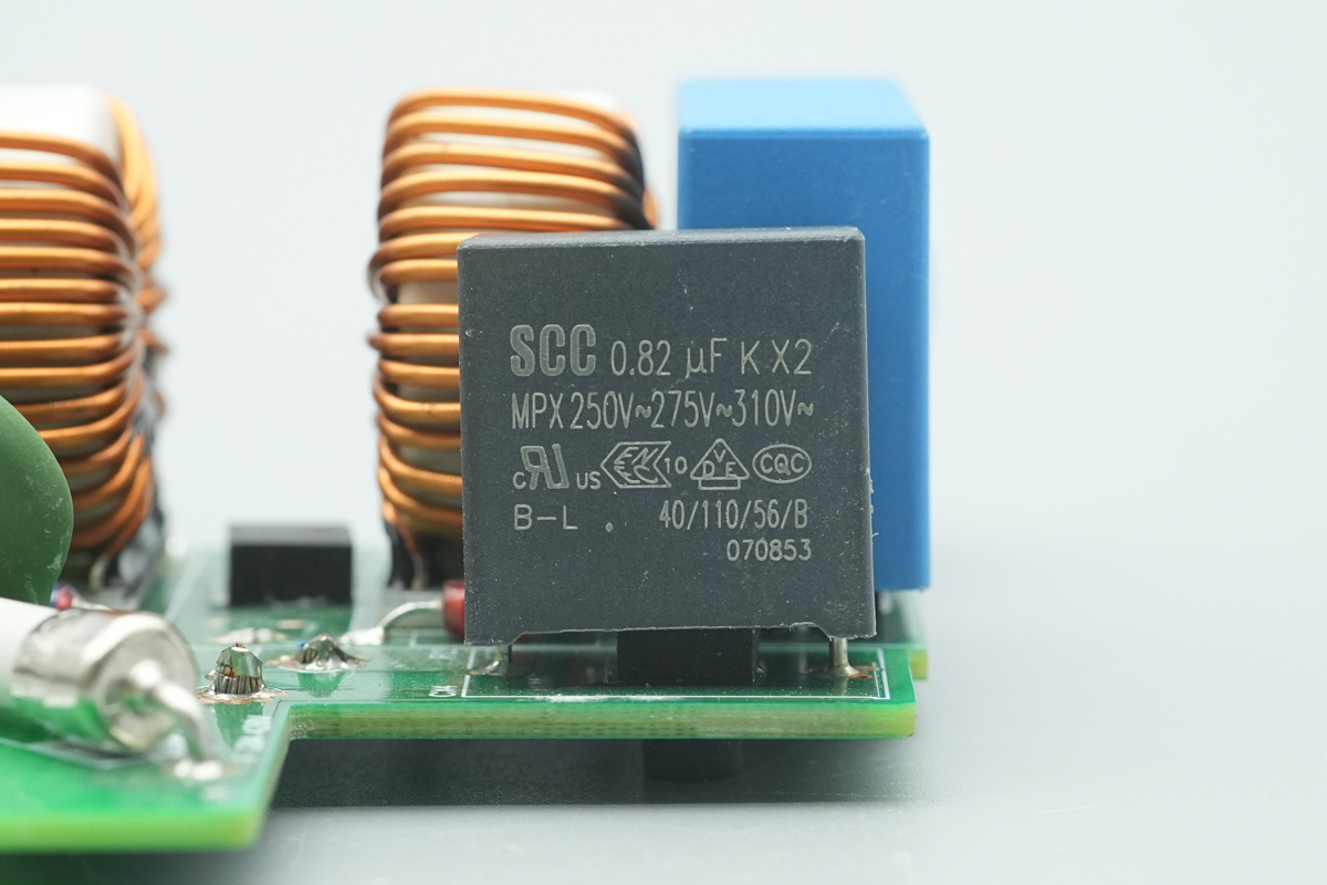Teardown of the Delta 3000W SiC Server PSU (DPS-3000AB-22A)-Chargerlab