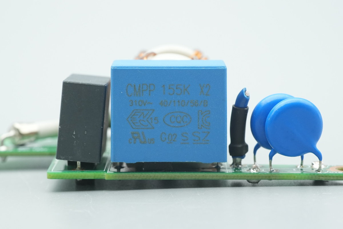 Teardown of the Delta 3000W SiC Server PSU (DPS-3000AB-22A)-Chargerlab