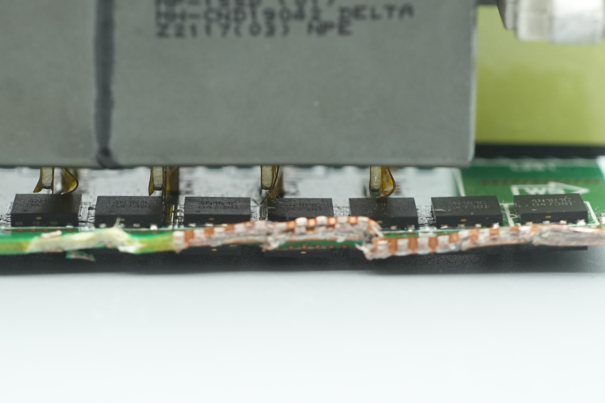 Teardown of the Delta 3000W SiC Server PSU (DPS-3000AB-22A)-Chargerlab
