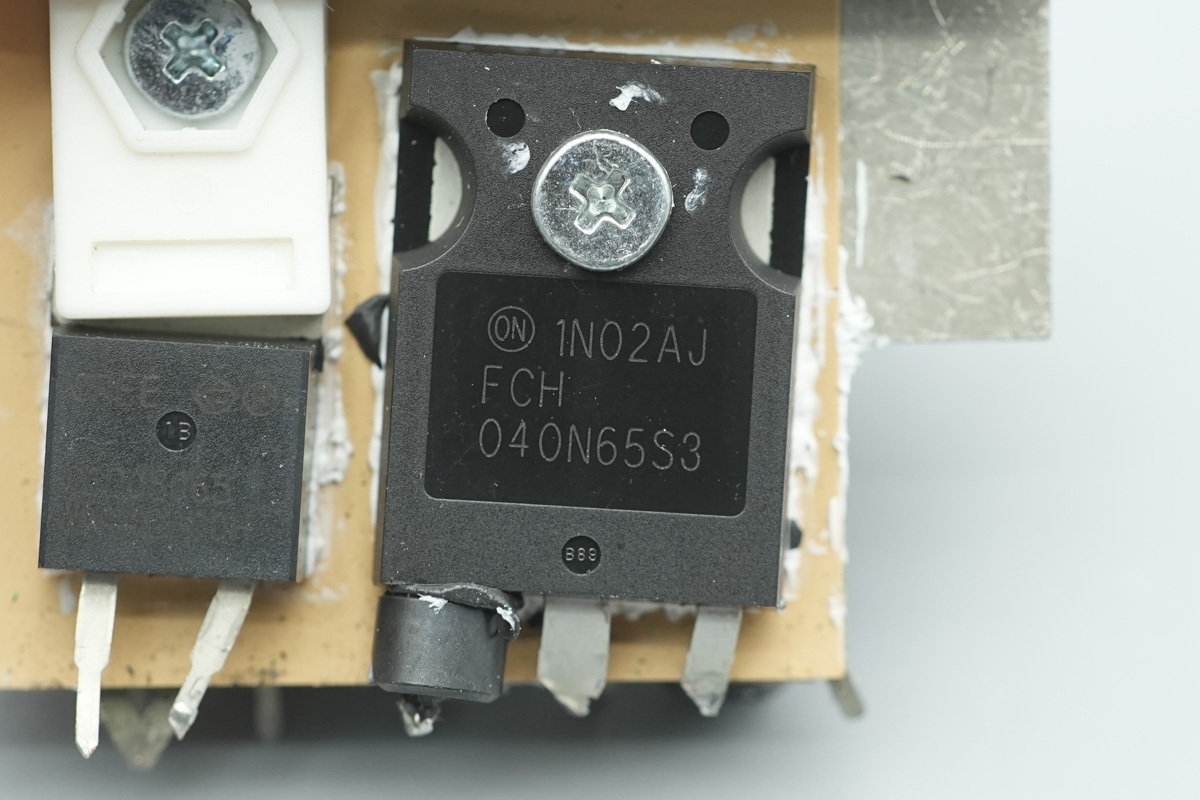 Teardown of the Delta 3000W SiC Server PSU (DPS-3000AB-22A)-Chargerlab