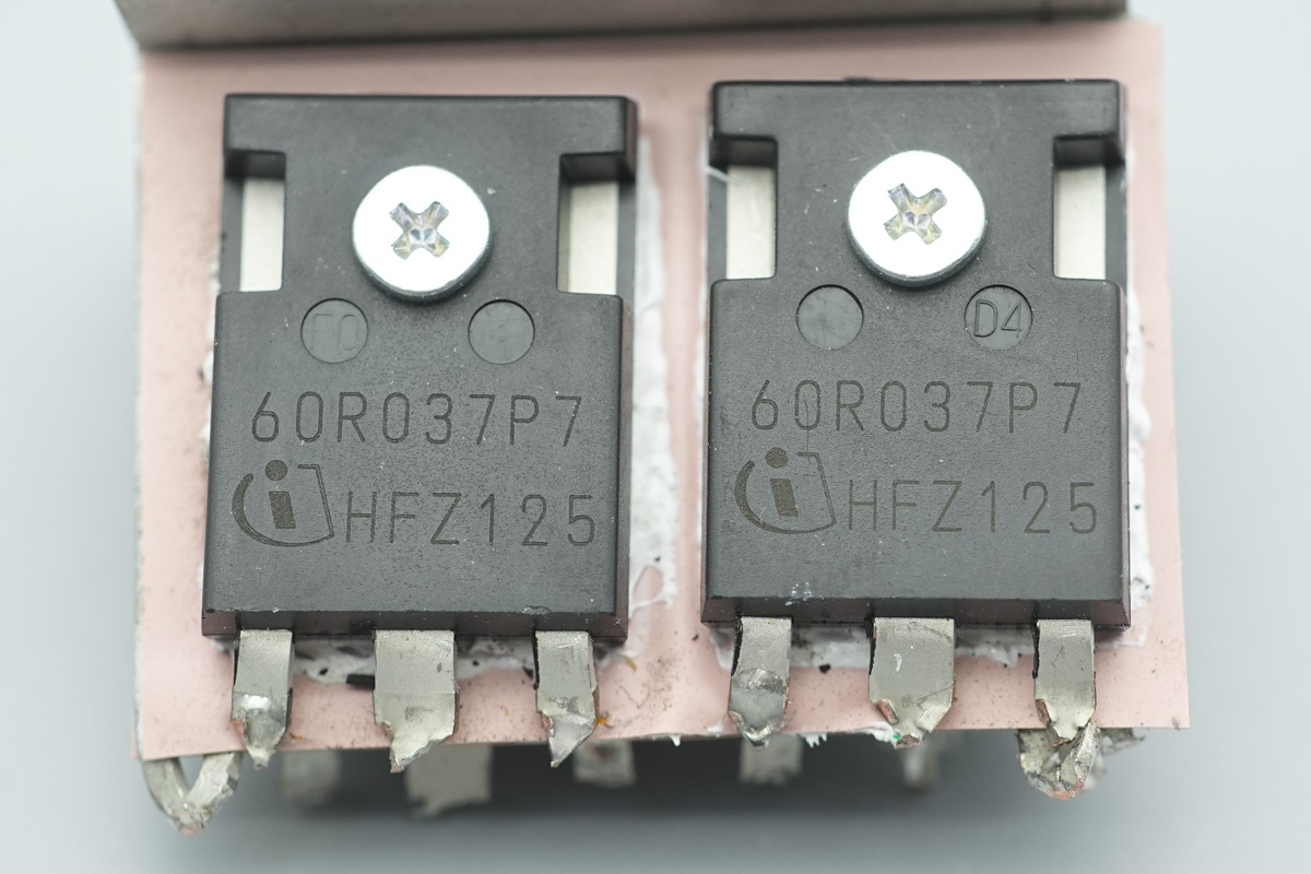 Teardown of the Delta 3000W SiC Server PSU (DPS-3000AB-22A)-Chargerlab