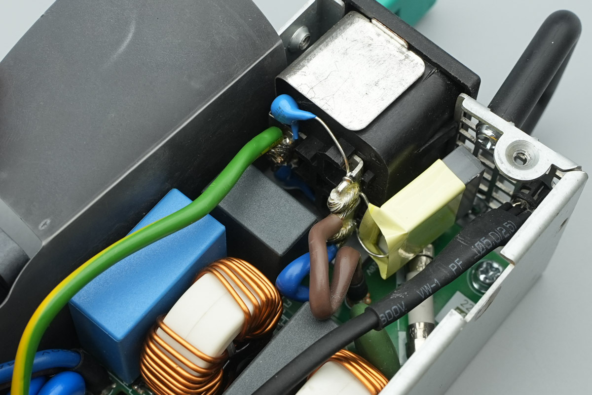Teardown of the Delta 3000W SiC Server PSU (DPS-3000AB-22A)-Chargerlab