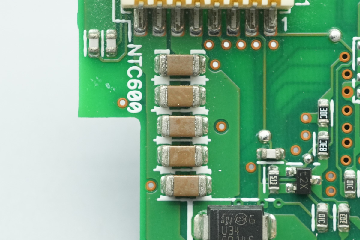 Teardown of the Delta 3000W SiC Server PSU (DPS-3000AB-22A)-Chargerlab