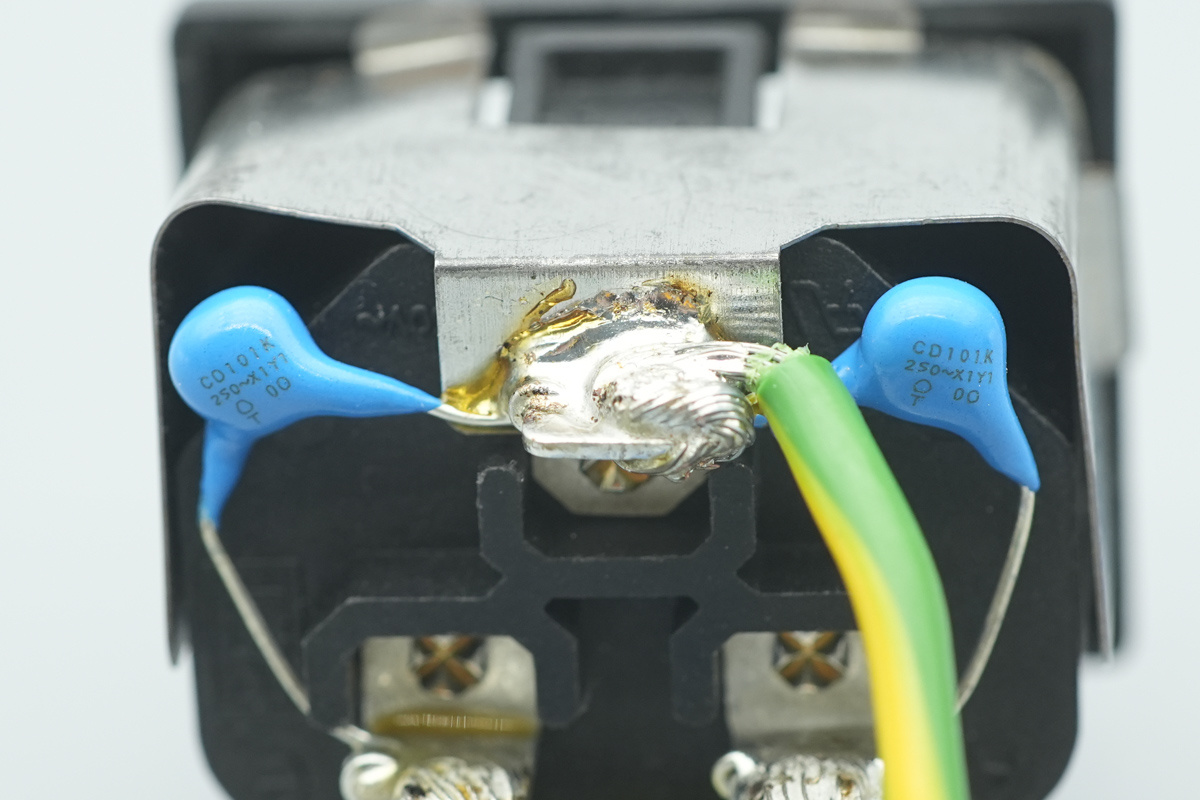 Teardown of the Delta 3000W SiC Server PSU (DPS-3000AB-22A)-Chargerlab