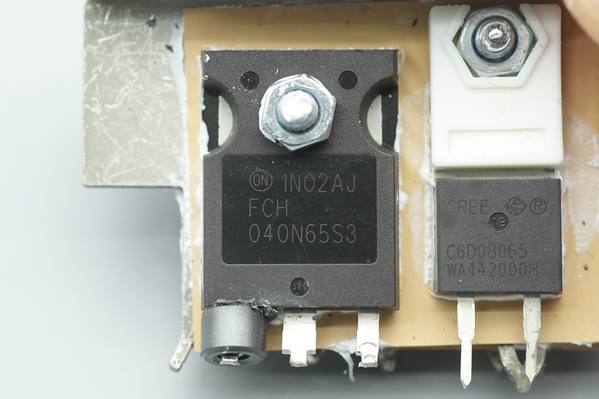 Teardown of the Delta 3000W SiC Server PSU (DPS-3000AB-22A)-Chargerlab