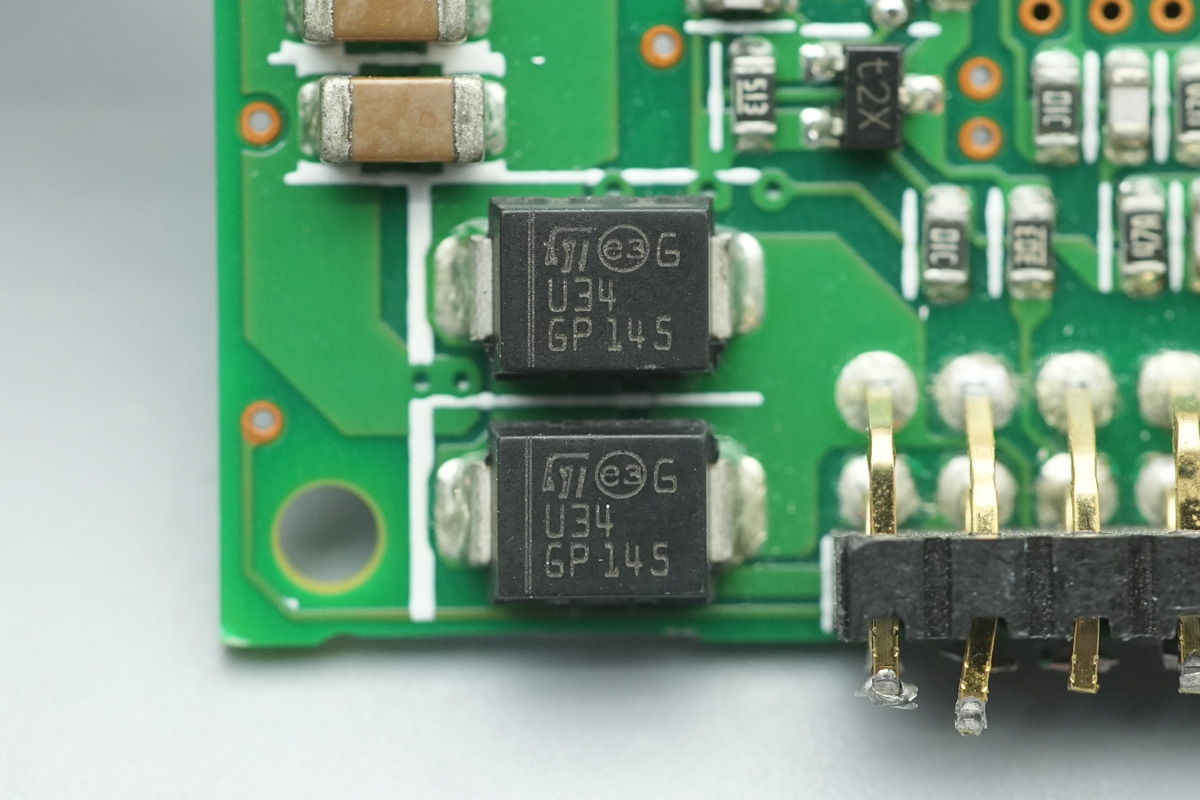 Teardown of the Delta 3000W SiC Server PSU (DPS-3000AB-22A)-Chargerlab