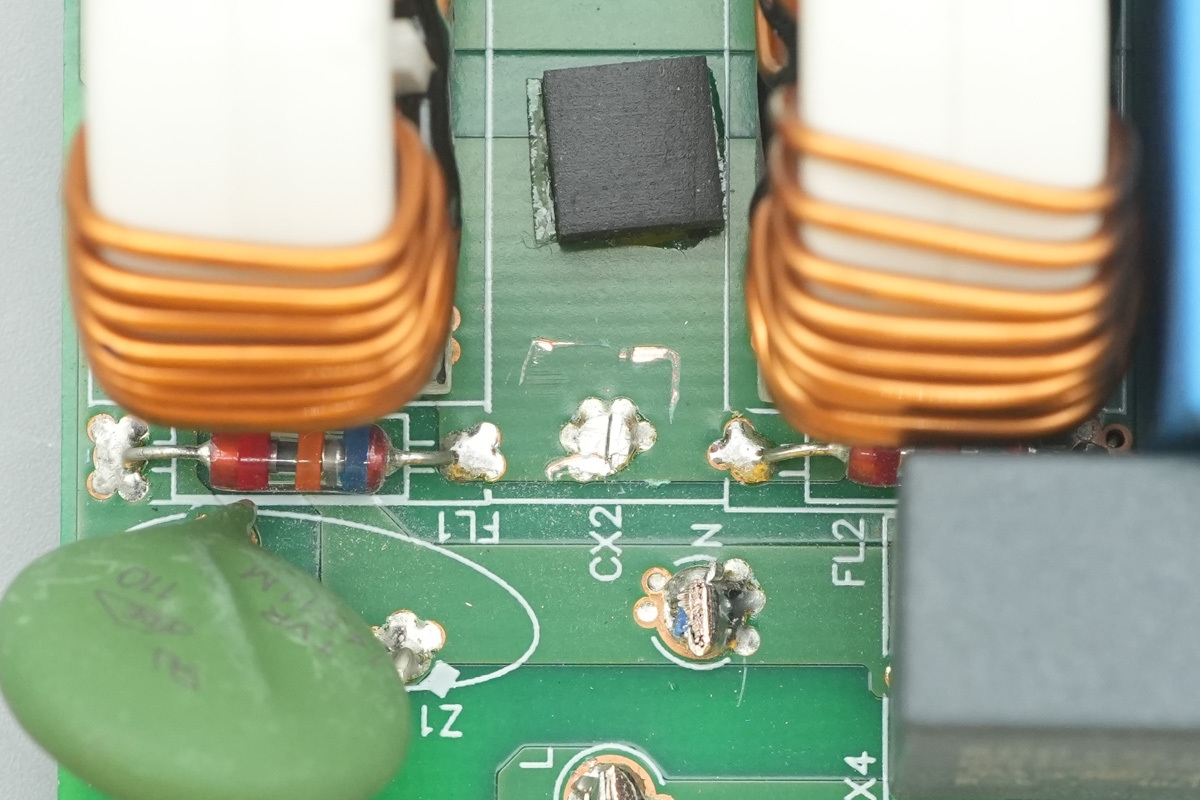 Teardown of the Delta 3000W SiC Server PSU (DPS-3000AB-22A)-Chargerlab