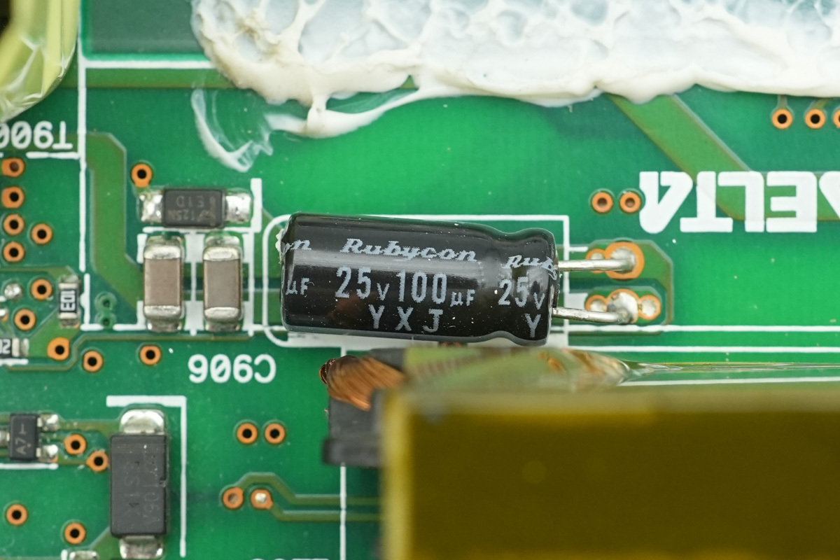 Teardown of the Delta 3000W SiC Server PSU (DPS-3000AB-22A)-Chargerlab