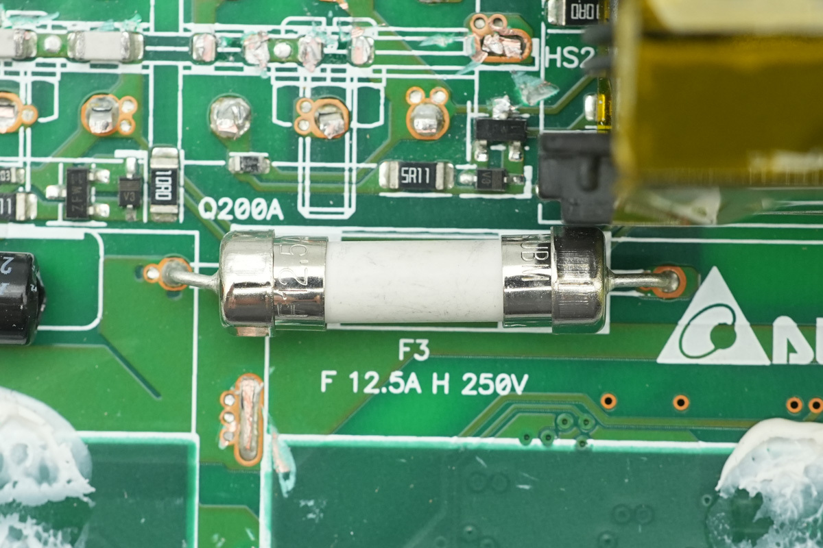 Teardown of the Delta 3000W SiC Server PSU (DPS-3000AB-22A)-Chargerlab