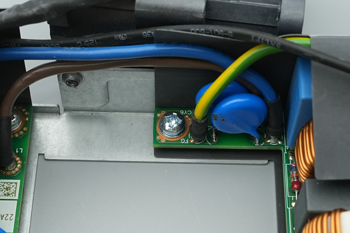 Teardown of the Delta 3000W SiC Server PSU (DPS-3000AB-22A)-Chargerlab