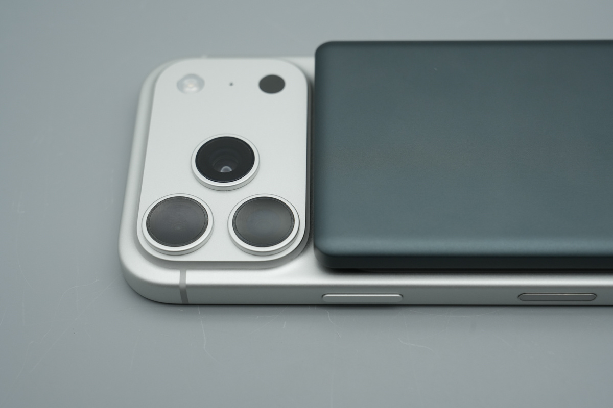 Teardown of the haha TRAVEL Ultra Slim Magnetic Wireless Powerbank 5000mAh-Chargerlab