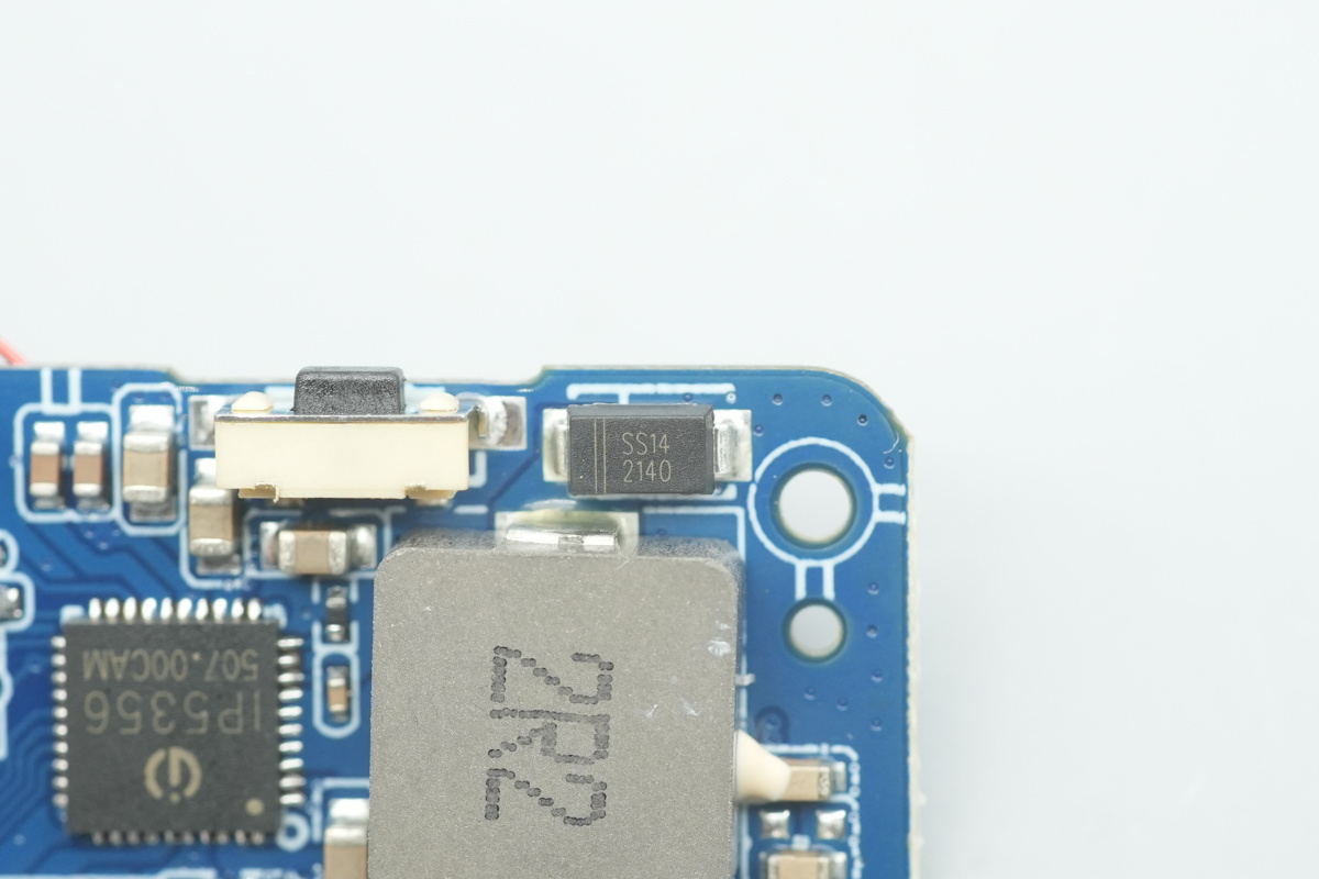 Teardown of the haha TRAVEL Ultra Slim Magnetic Wireless Powerbank 5000mAh-Chargerlab
