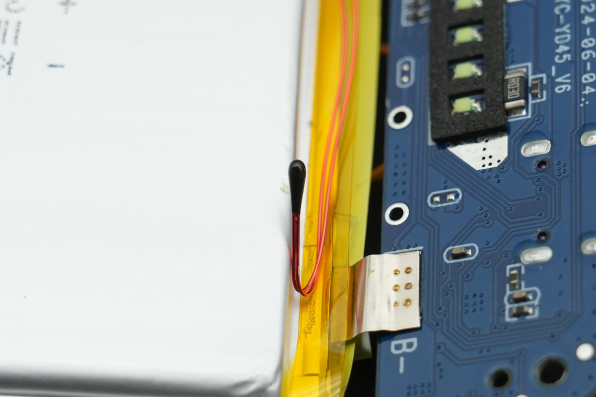 Teardown of the haha TRAVEL Ultra Slim Magnetic Wireless Powerbank 5000mAh-Chargerlab