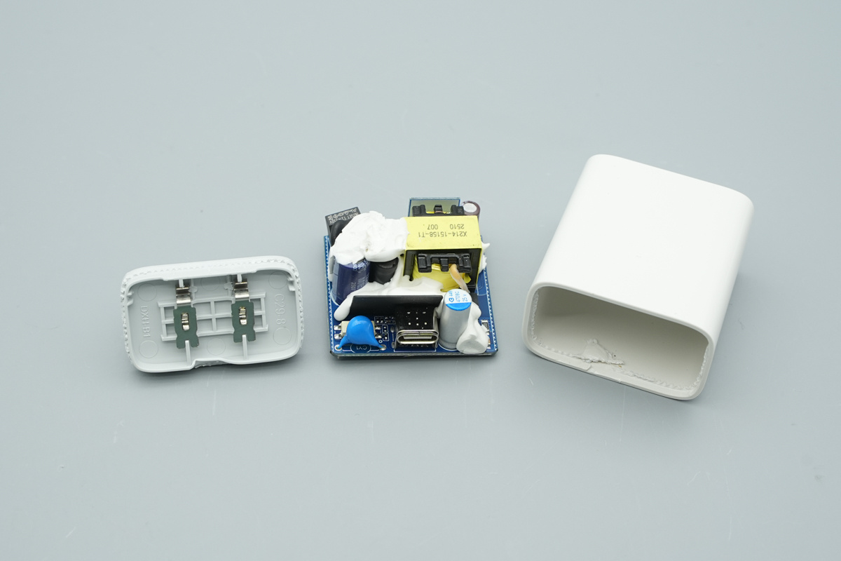 Teardown of the UGREEN 30W USB-C GaN Fast Charger-Chargerlab