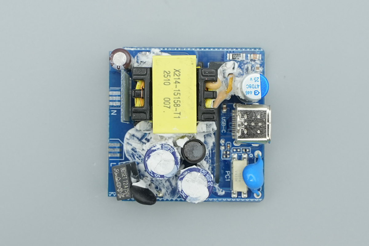 Teardown of the UGREEN 30W USB-C GaN Fast Charger-Chargerlab