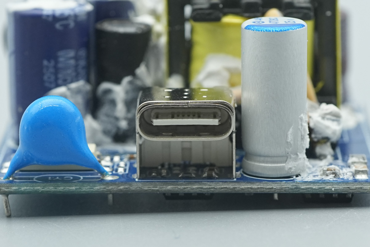 Teardown of the UGREEN 30W USB-C GaN Fast Charger-Chargerlab