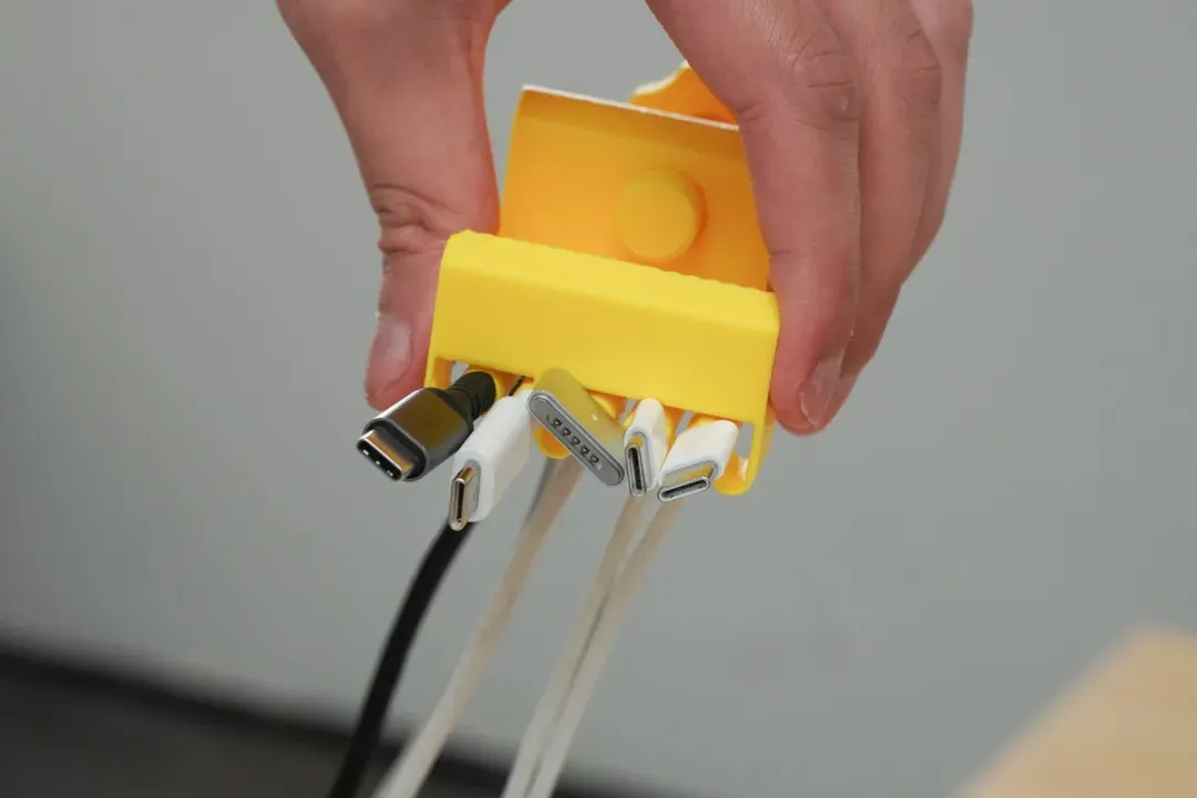 Declutter Your Desk, The 3D-Printed “5-Port Cable Savior” You Need-Chargerlab