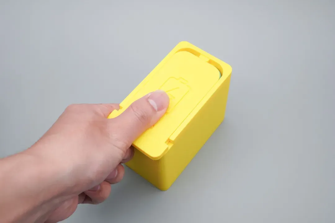 8-Bay Isolated Short-Circuit Protection, Hands-On with the Dedicated 21700 Battery Storage Box-Chargerlab