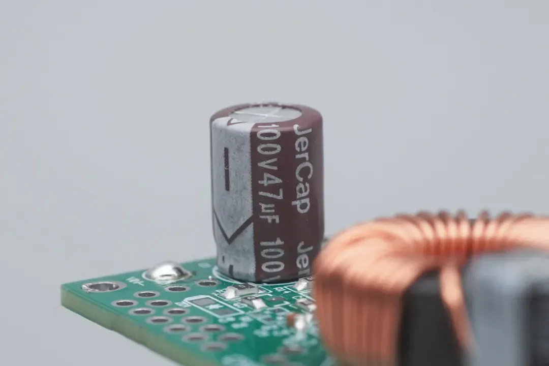120V High-Voltage Resilience & High Efficiency | Hands-On with the Two-Wheeled EV Fast Charging Solution-Chargerlab