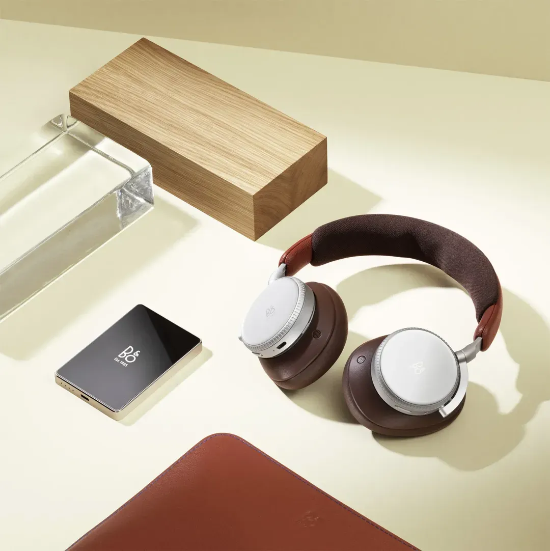 Luxury Audio Pioneer B&O Debuts Qi2 Magnetic Power Bank-Chargerlab
