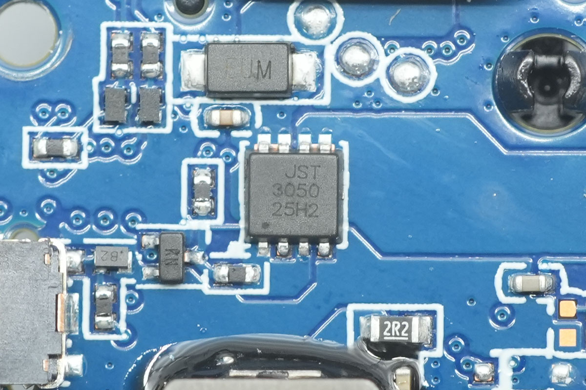 Teardown of the Xiaomi Built-in Cable Power Bank 20000mAh 22.5W 2026-Chargerlab